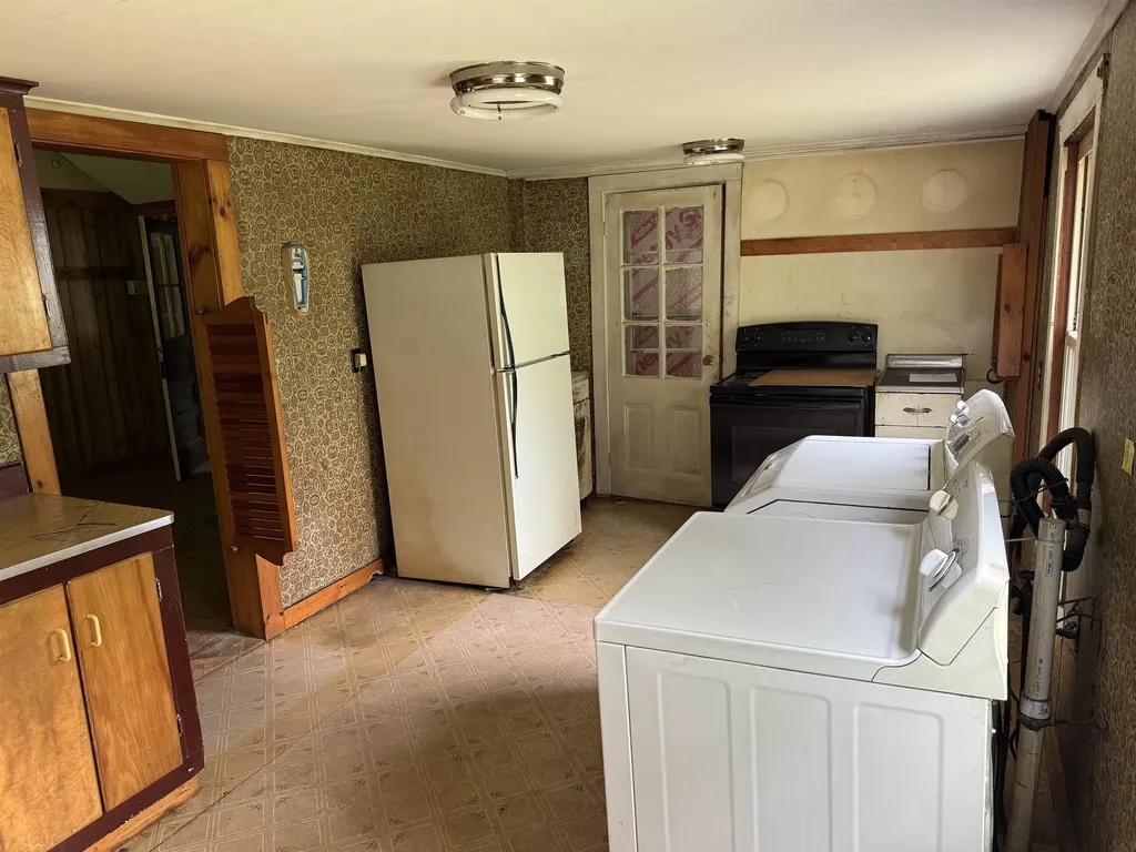 858 Vt Route 9 Woodford VT 05201