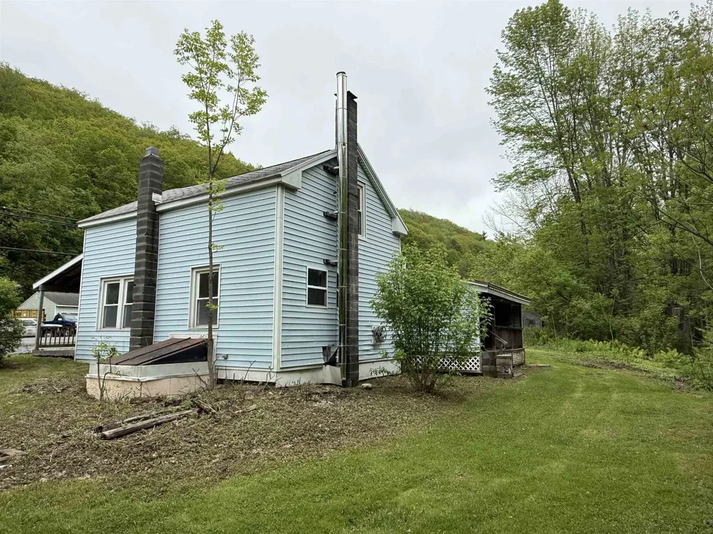 858 Vt Route 9 Woodford VT 05201