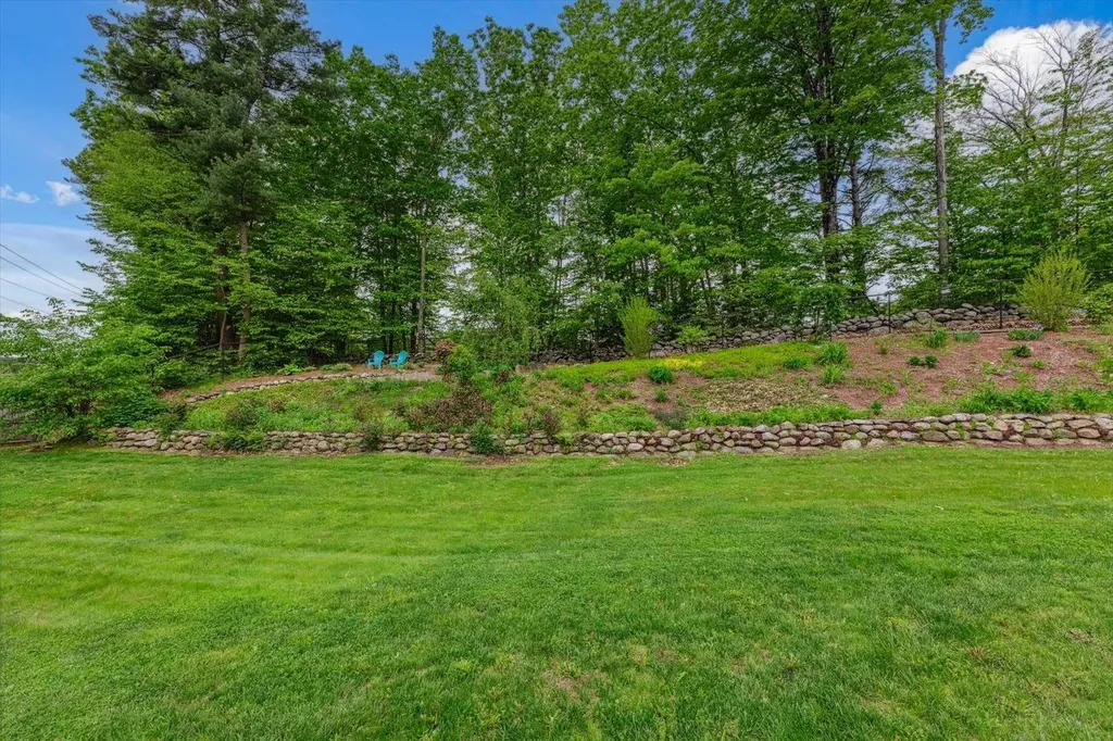 2 Cortland Road Milford NH 03055