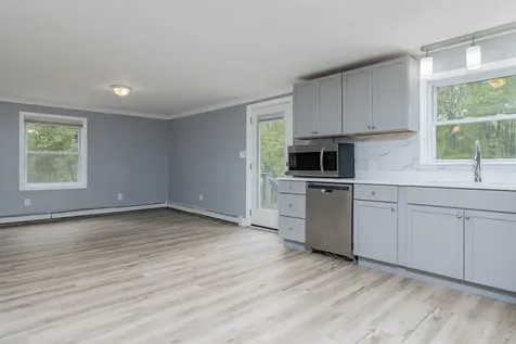 240 Leda Avenue Manchester NH 03104-4158