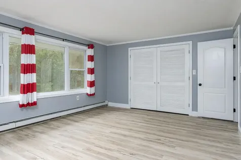 240 Leda Avenue Manchester NH 03104-4158
