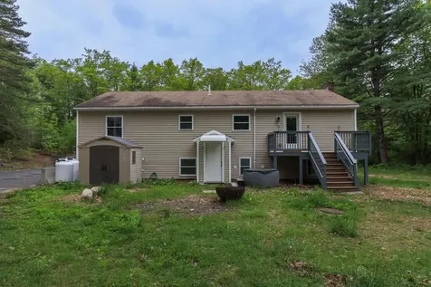 240 Leda Avenue Manchester NH 03104-4158