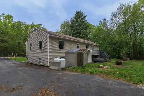 240 Leda Avenue Manchester NH 03104-4158