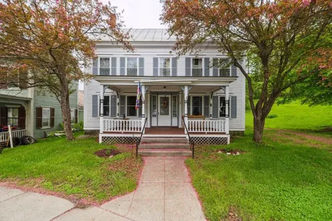 9 North Common Chelsea VT 05038