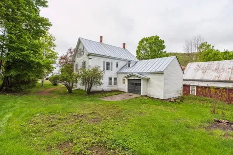 9 North Common Chelsea VT 05038