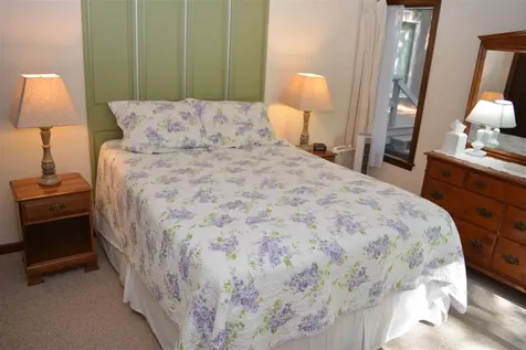 18 Island View Grantham NH 03753