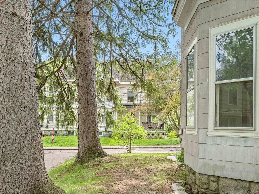 27 Ridge Street Montpelier VT 05602