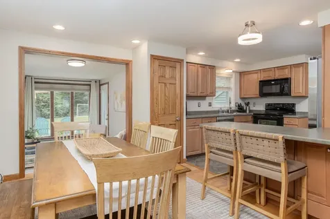 27 Grafton Drive Bedford NH 03110