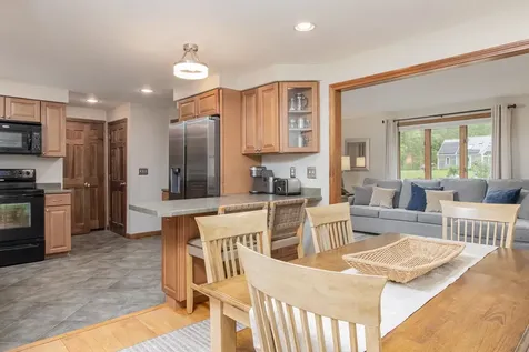 27 Grafton Drive Bedford NH 03110