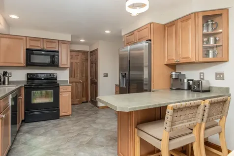 27 Grafton Drive Bedford NH 03110