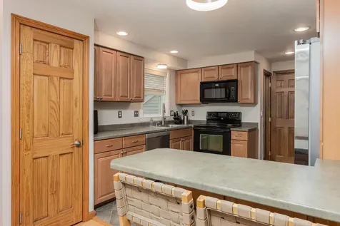 27 Grafton Drive Bedford NH 03110