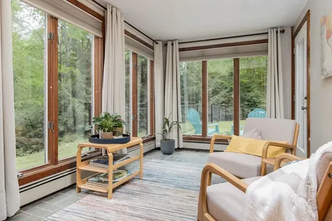 27 Grafton Drive Bedford NH 03110