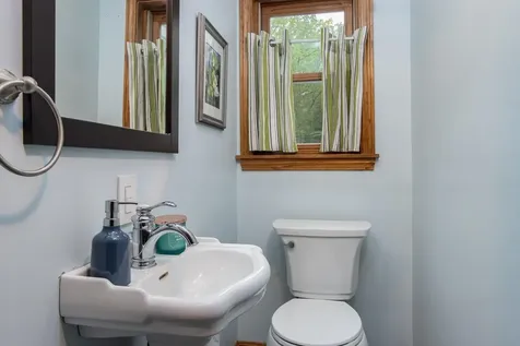 27 Grafton Drive Bedford NH 03110