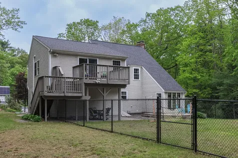 27 Grafton Drive Bedford NH 03110