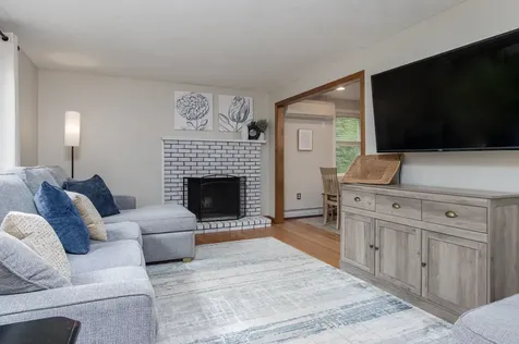 27 Grafton Drive Bedford NH 03110