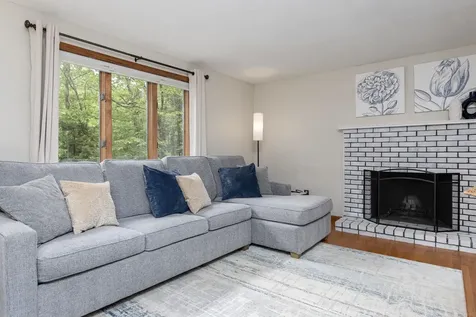 27 Grafton Drive Bedford NH 03110