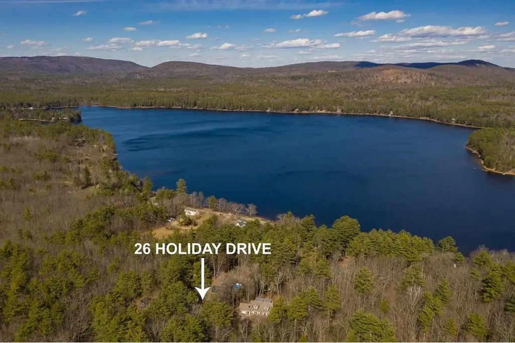 26 Holiday Drive Gilmanton NH 03237