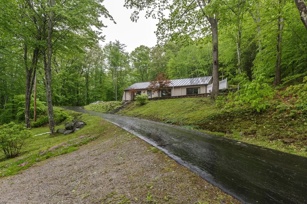 272 Queen Street Boscawen NH 03303
