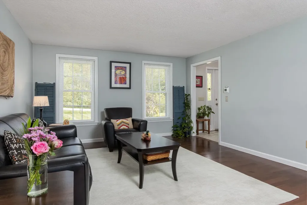 5 Heidi Lane Bow NH 03304