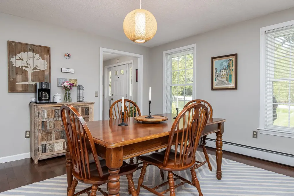 5 Heidi Lane Bow NH 03304