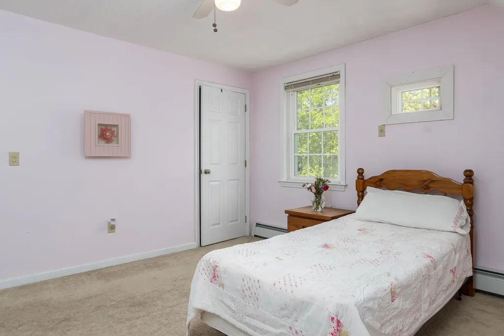 5 Heidi Lane Bow NH 03304