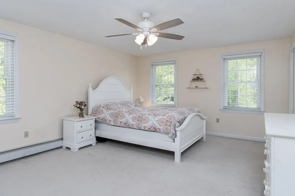 5 Heidi Lane Bow NH 03304