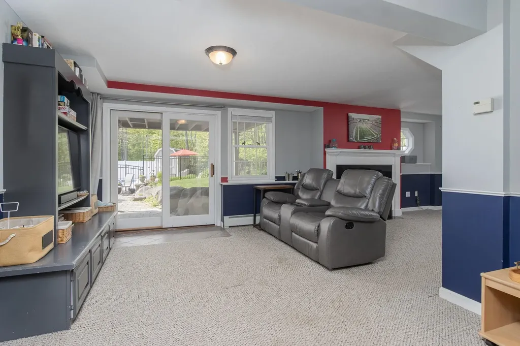 5 Heidi Lane Bow NH 03304