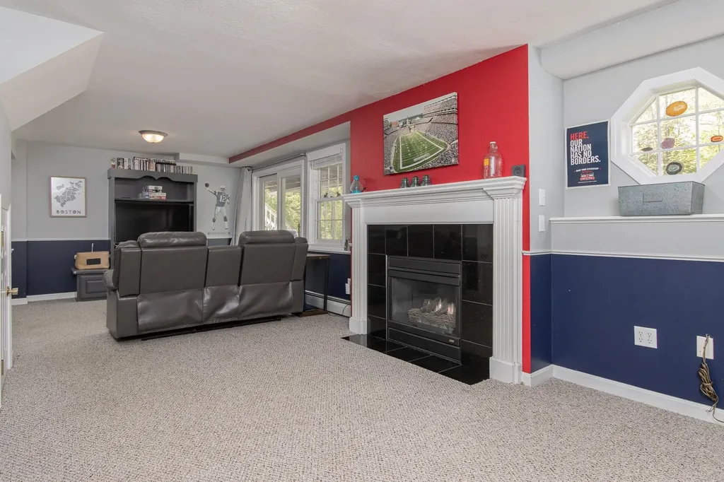 5 Heidi Lane Bow NH 03304