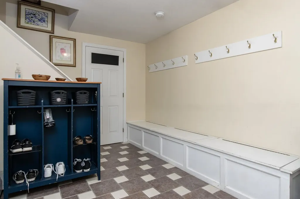 5 Heidi Lane Bow NH 03304