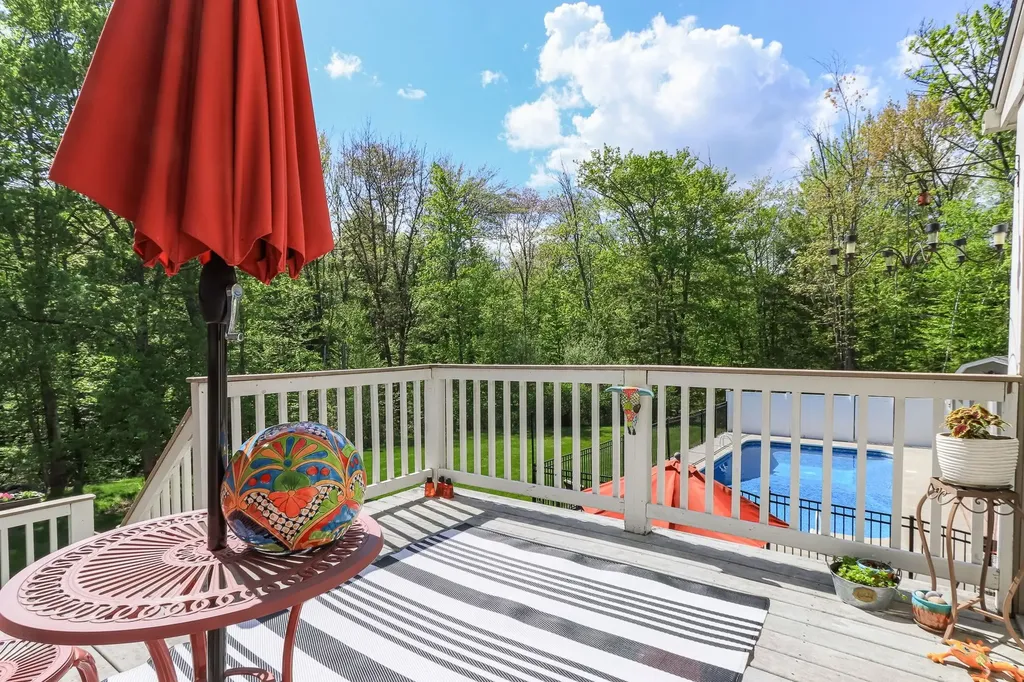 5 Heidi Lane Bow NH 03304