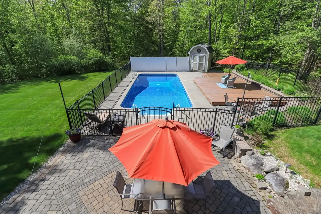 5 Heidi Lane Bow NH 03304