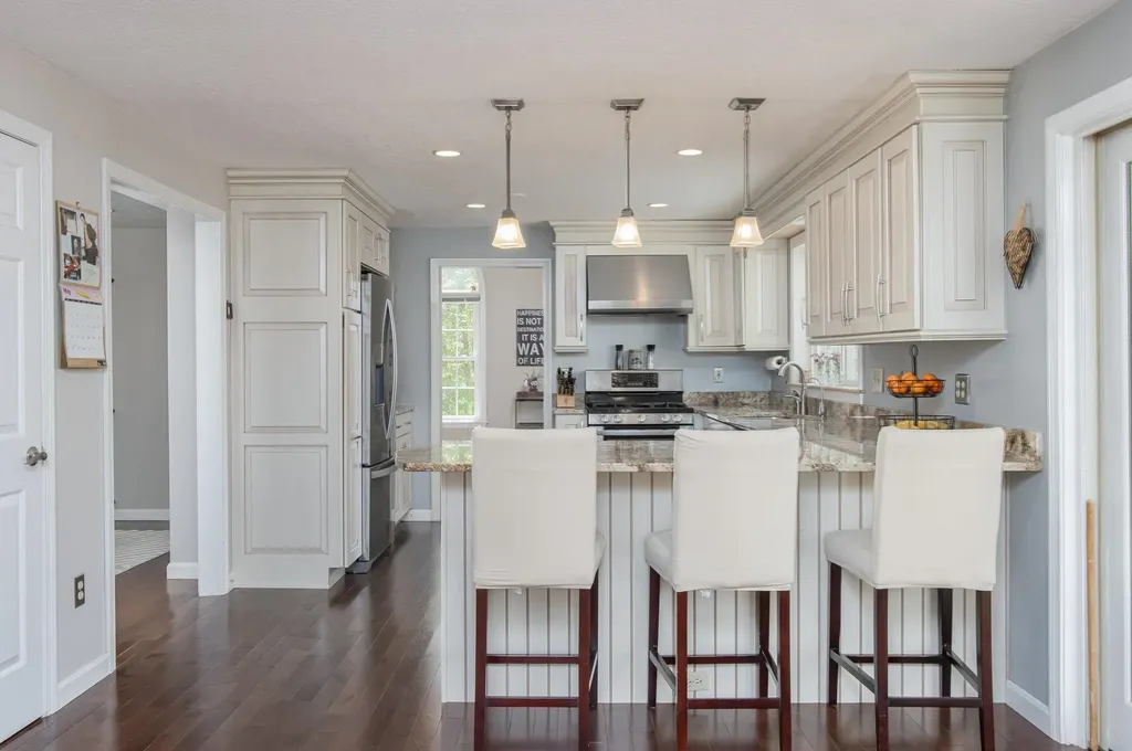 5 Heidi Lane Bow NH 03304