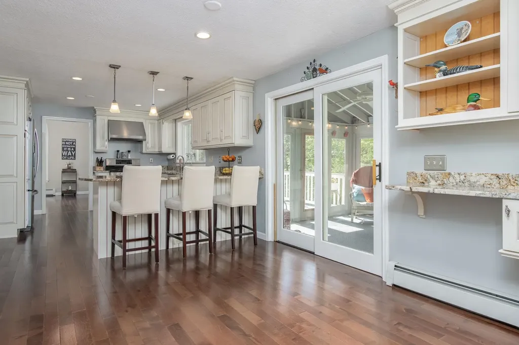 5 Heidi Lane Bow NH 03304