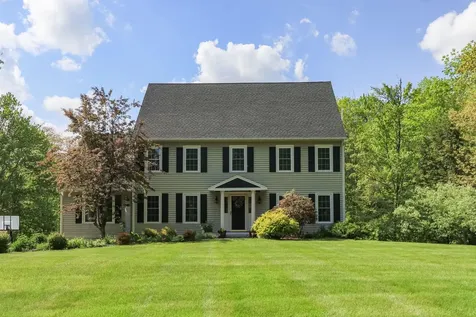 5 Heidi Lane Bow NH 03304