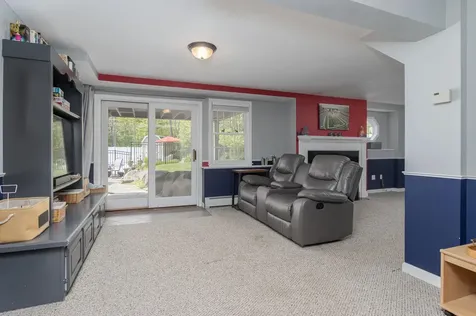 5 Heidi Lane Bow NH 03304