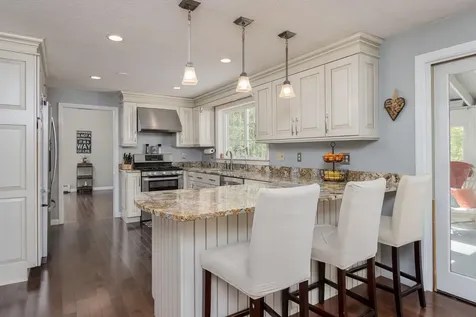 5 Heidi Lane Bow NH 03304