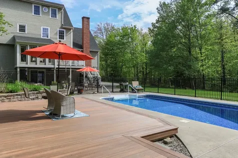 5 Heidi Lane Bow NH 03304