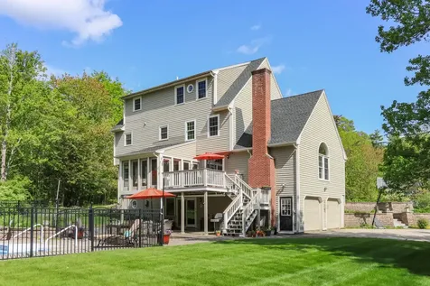 5 Heidi Lane Bow NH 03304