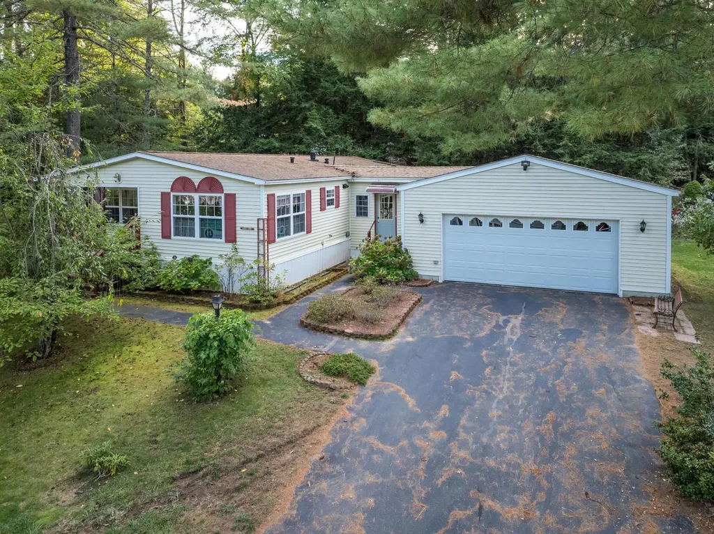 29 Murray Drive Rochester NH 03868