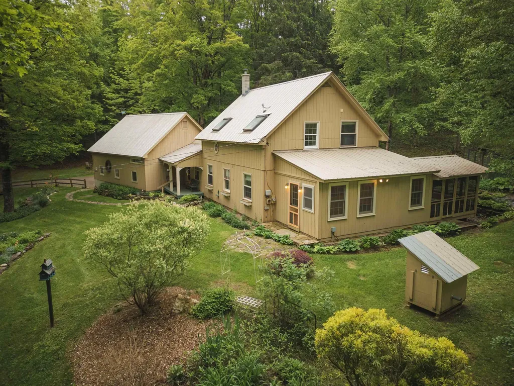 16 Miller Lane Newfane VT 05345