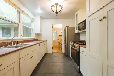 16 Miller Lane Newfane VT 05345