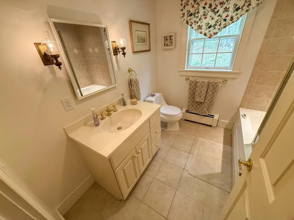 14 Maries Way Lebanon NH 03766