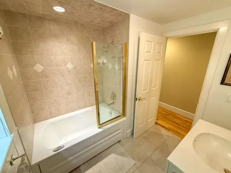 14 Maries Way Lebanon NH 03766