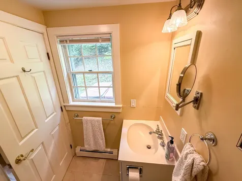 14 Maries Way Lebanon NH 03766