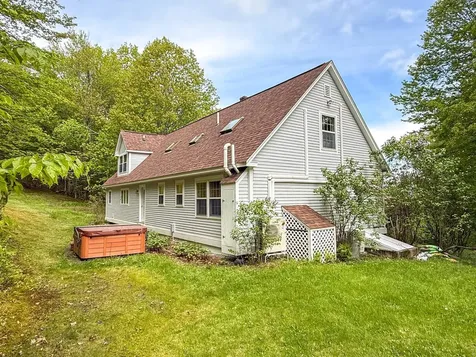 14 Maries Way Lebanon NH 03766