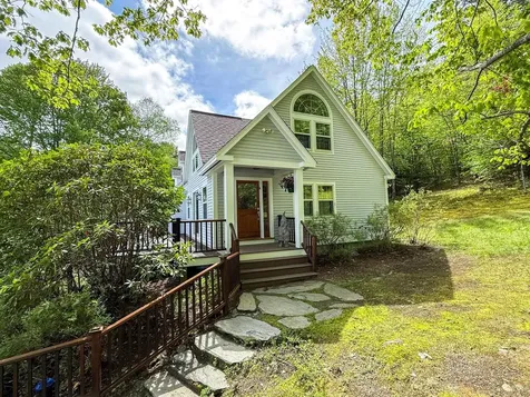 14 Maries Way Lebanon NH 03766