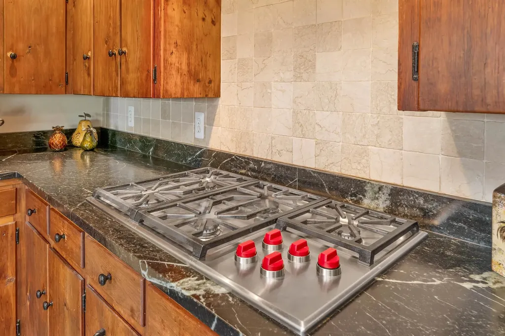 74 Bartlett Road Barnstead NH 03225