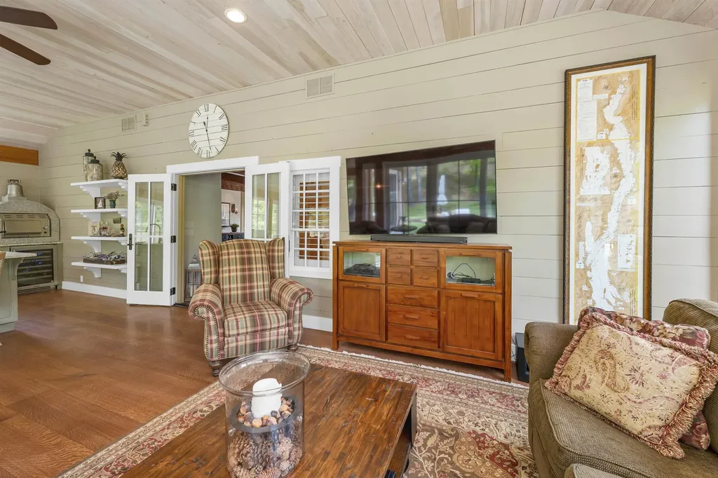 74 Bartlett Road Barnstead NH 03225