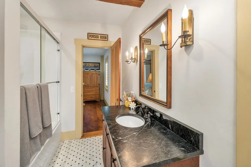 74 Bartlett Road Barnstead NH 03225