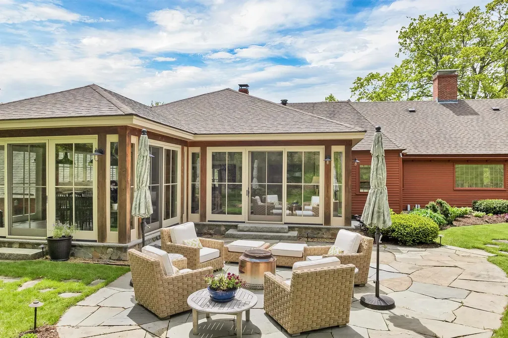 74 Bartlett Road Barnstead NH 03225